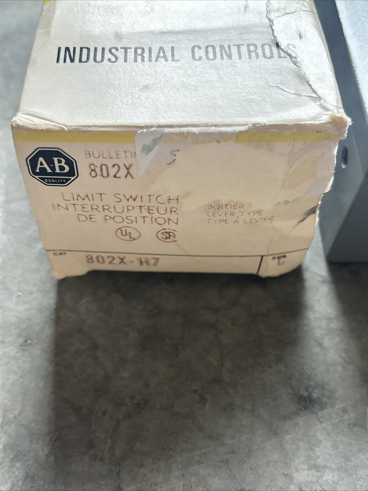 New In Box ALLEN BRADLEY 802X-H7 SER C LIMIT SWITCH2