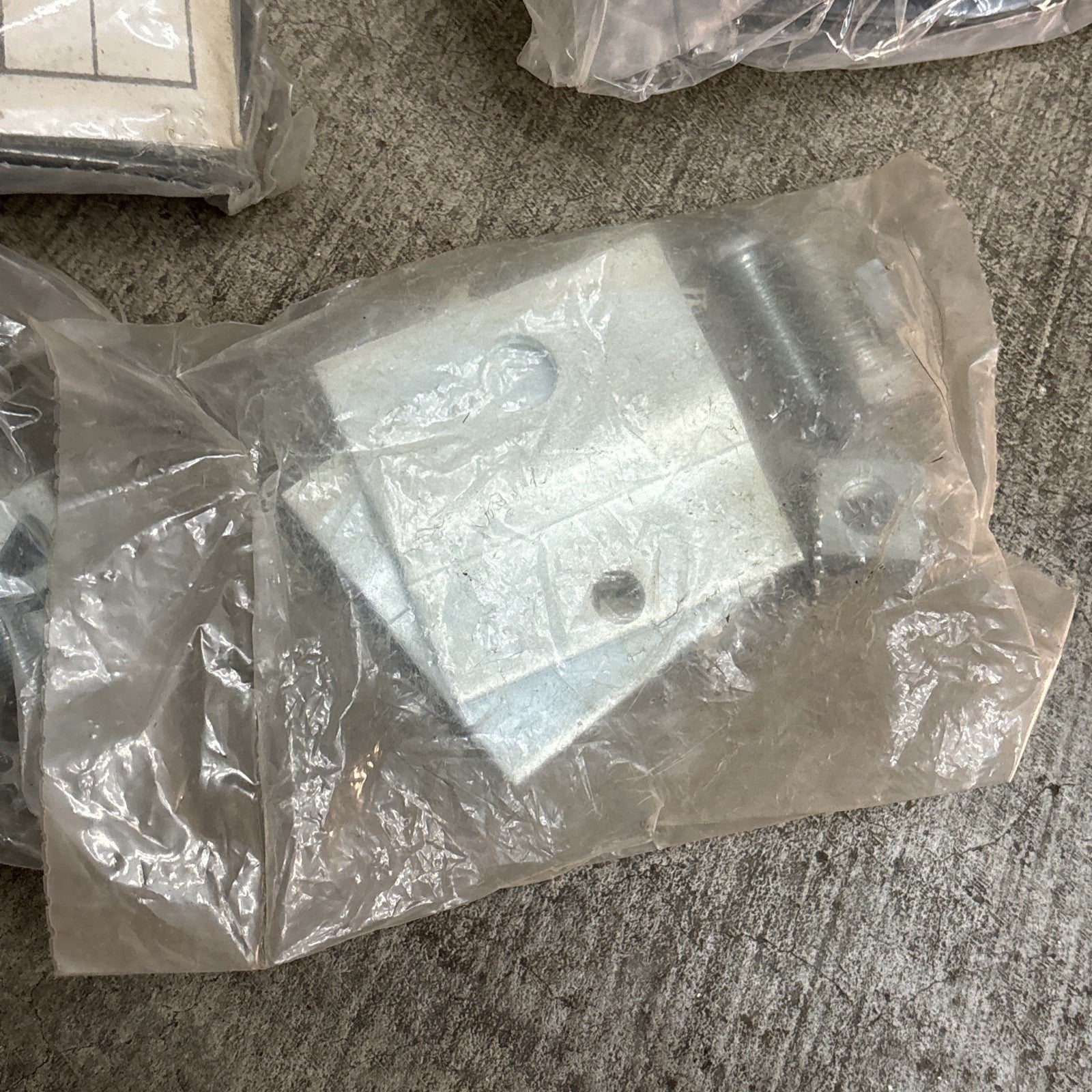 LOT OF 2 NEW FEEDRAIL FR102 COUPLING PLATE SET6