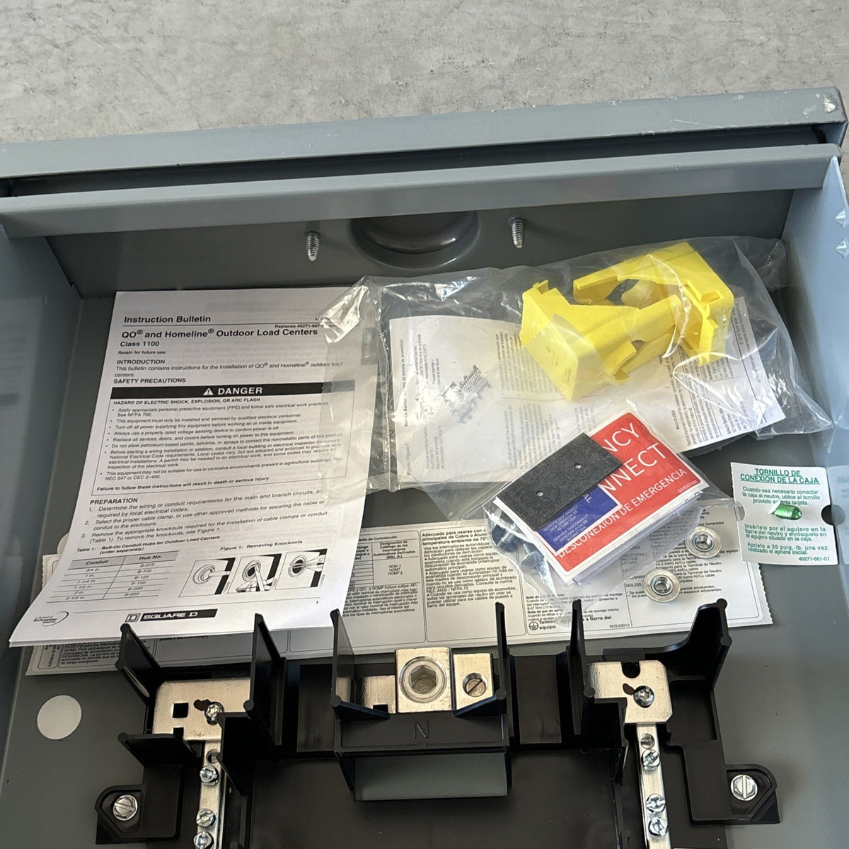 Square D BXH34R Homeline Outdoor load center New6