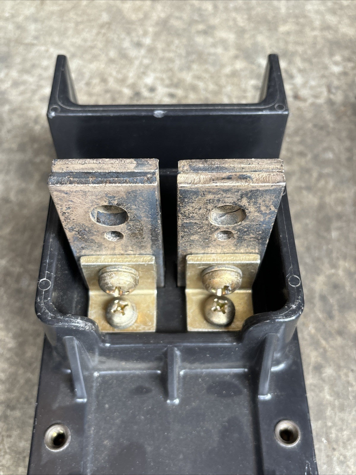 701442   BLACK UPPER POLE BASE MOLDING INSULATOR2