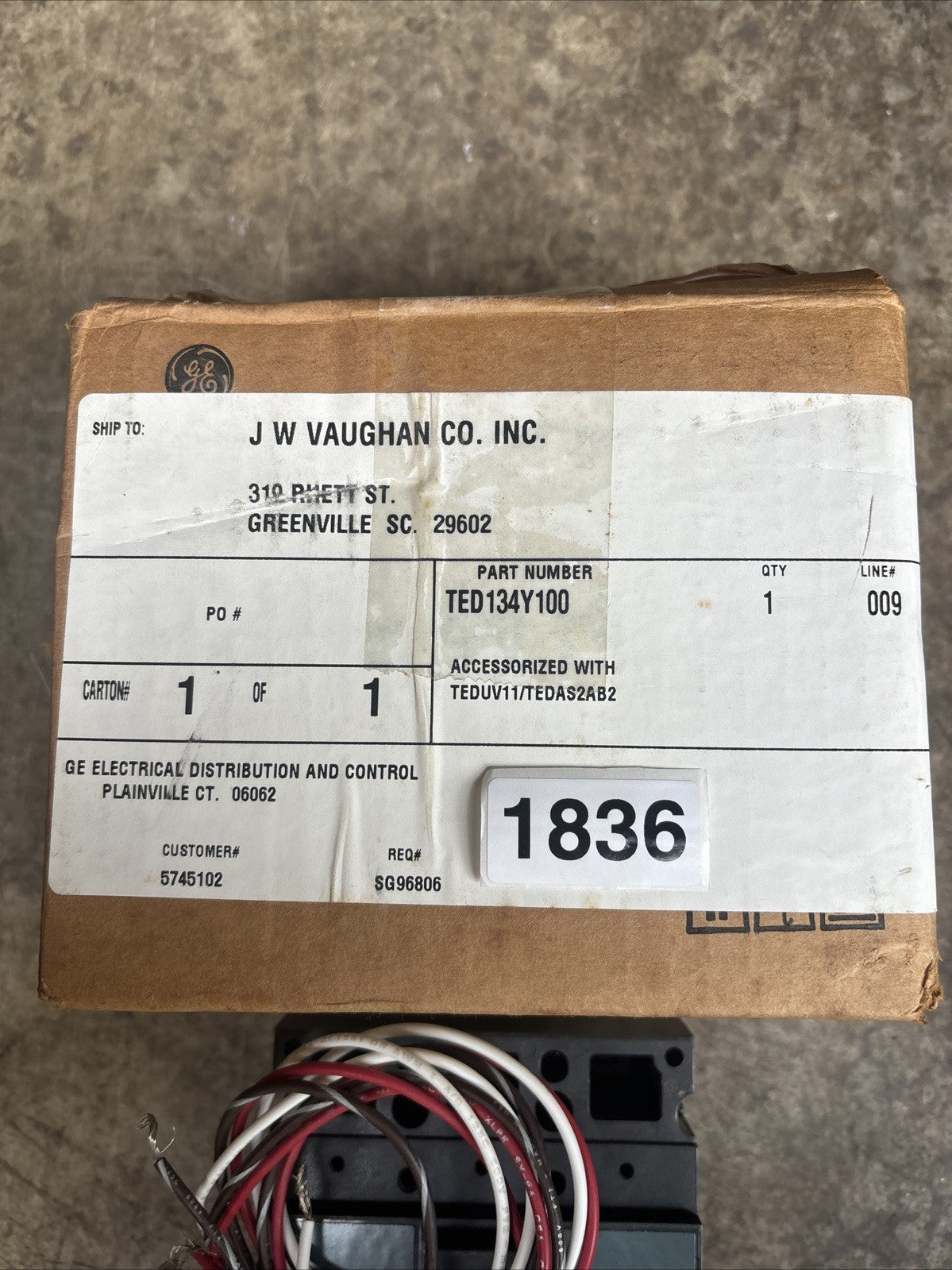 General Electric 100A Molded Case Switch TED134YT100 W/AUX SW & Shunt Trip1