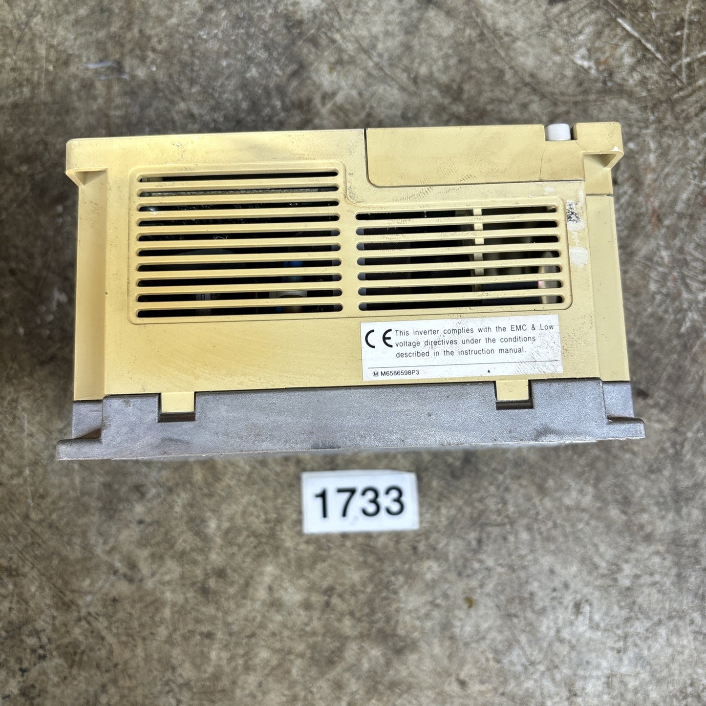 Toshiba VFS7 2004UP Transistor Invertor 3 Phase 3 Amp 200 230 Volts Works Read2