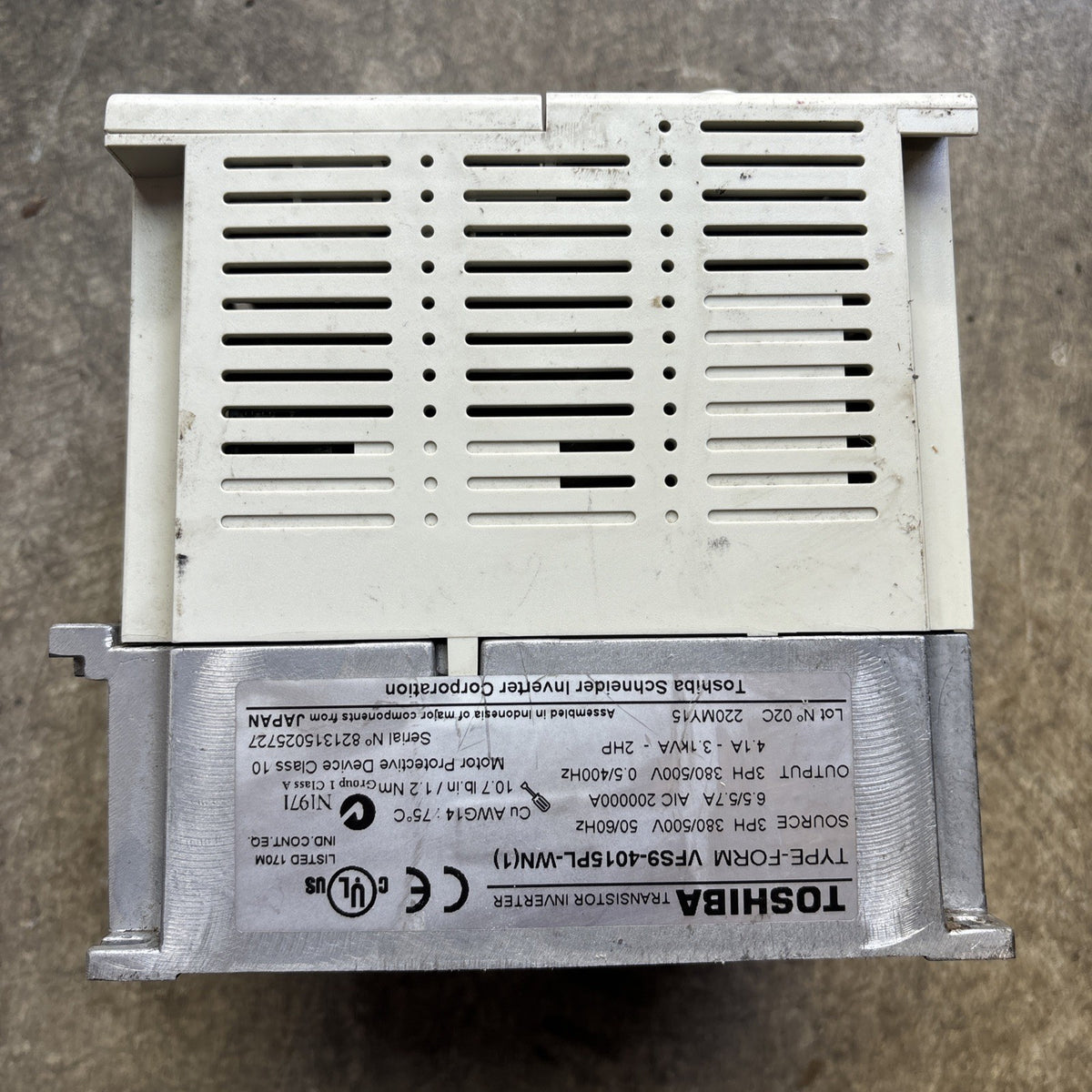 Toshiba VFS9 4015PL WN(1) VFD 0.5/400Hz 2Hp 380/500v 4.1A 3Ph In5