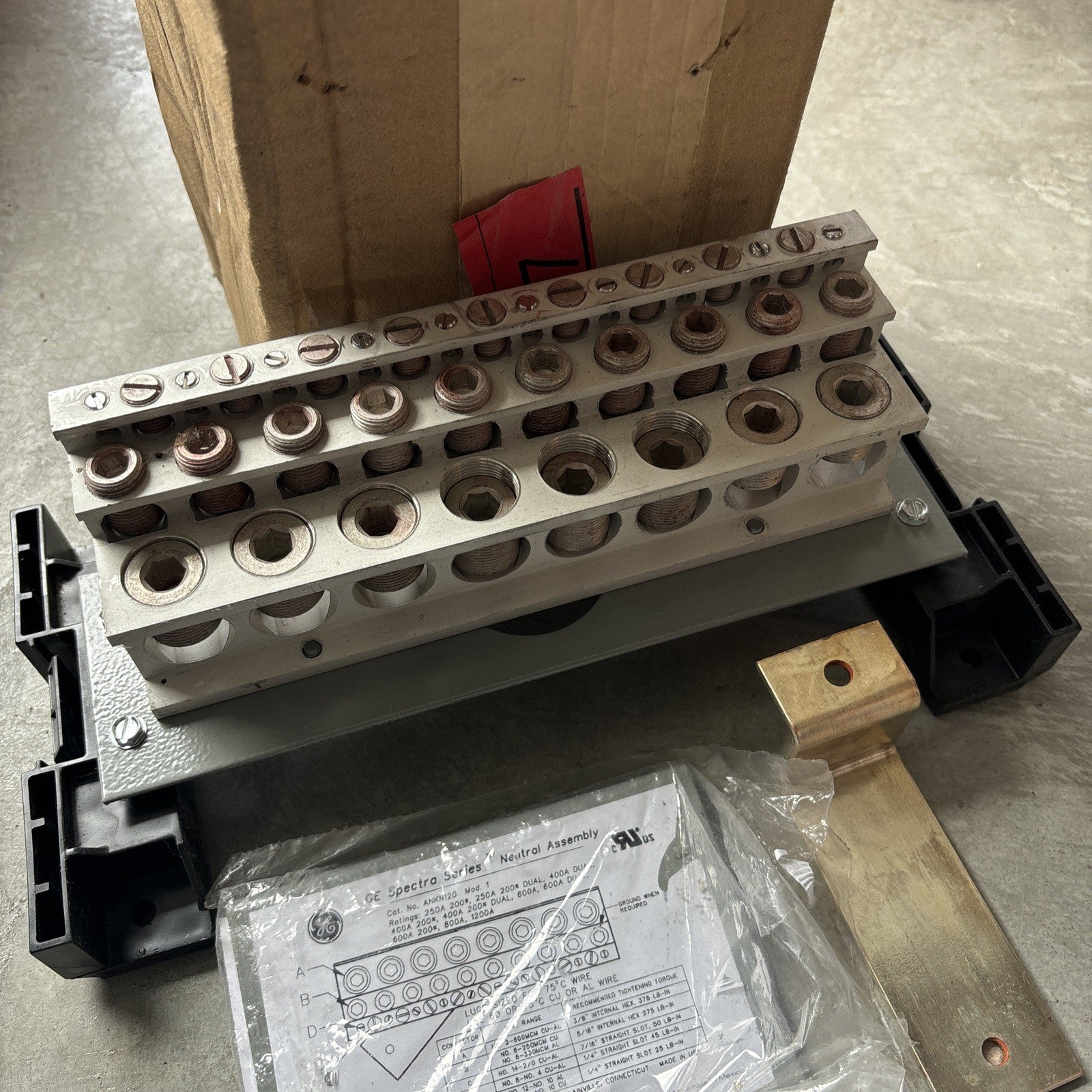 GE General Electric ANKN120 347V Panelboard Neutrals Kit w/Hardware (New)4