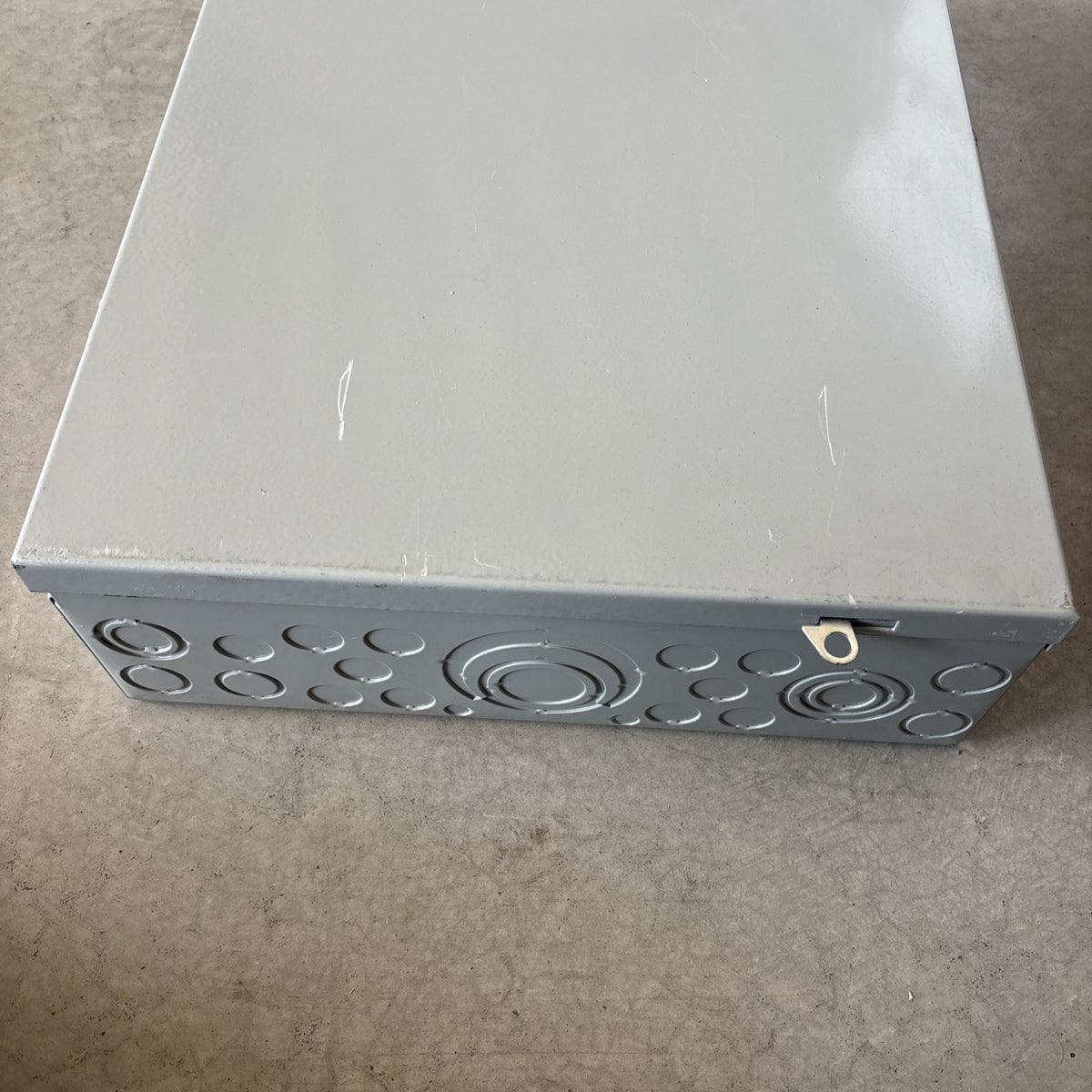 Eaton CHP24L125R Load Center Main Lug 125A 120/240V 1 P 24 Spaces 48 Circuits6