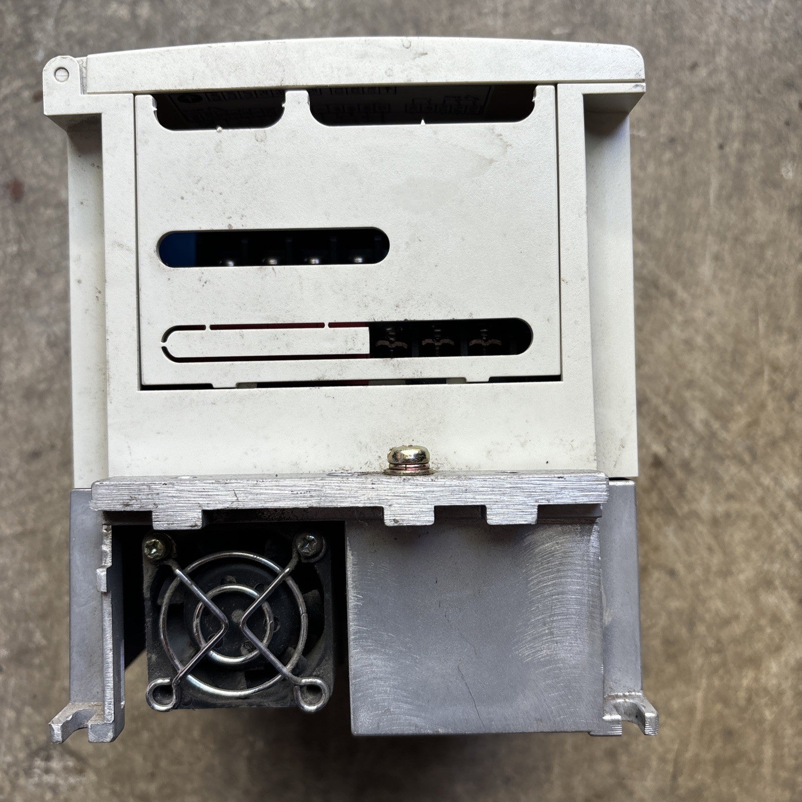 Toshiba VFS9 4015PL WN(1) VFD 0.5/400Hz 2Hp 380/500v 4.1A 3Ph In7