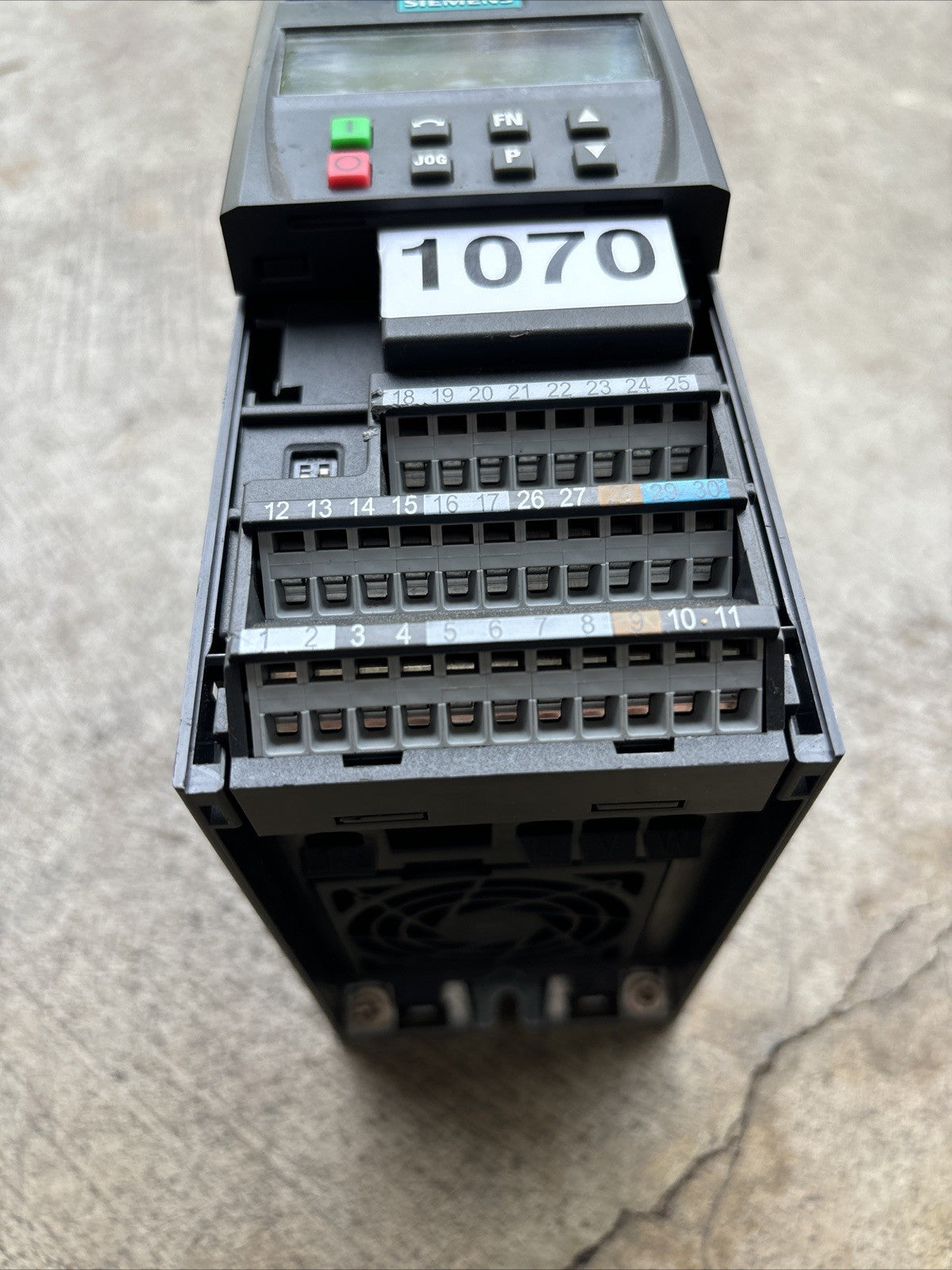 1 pcs SIEMENS 6SE6440 2UD21 5AA1 MICROMASTER 440 DRIVE1