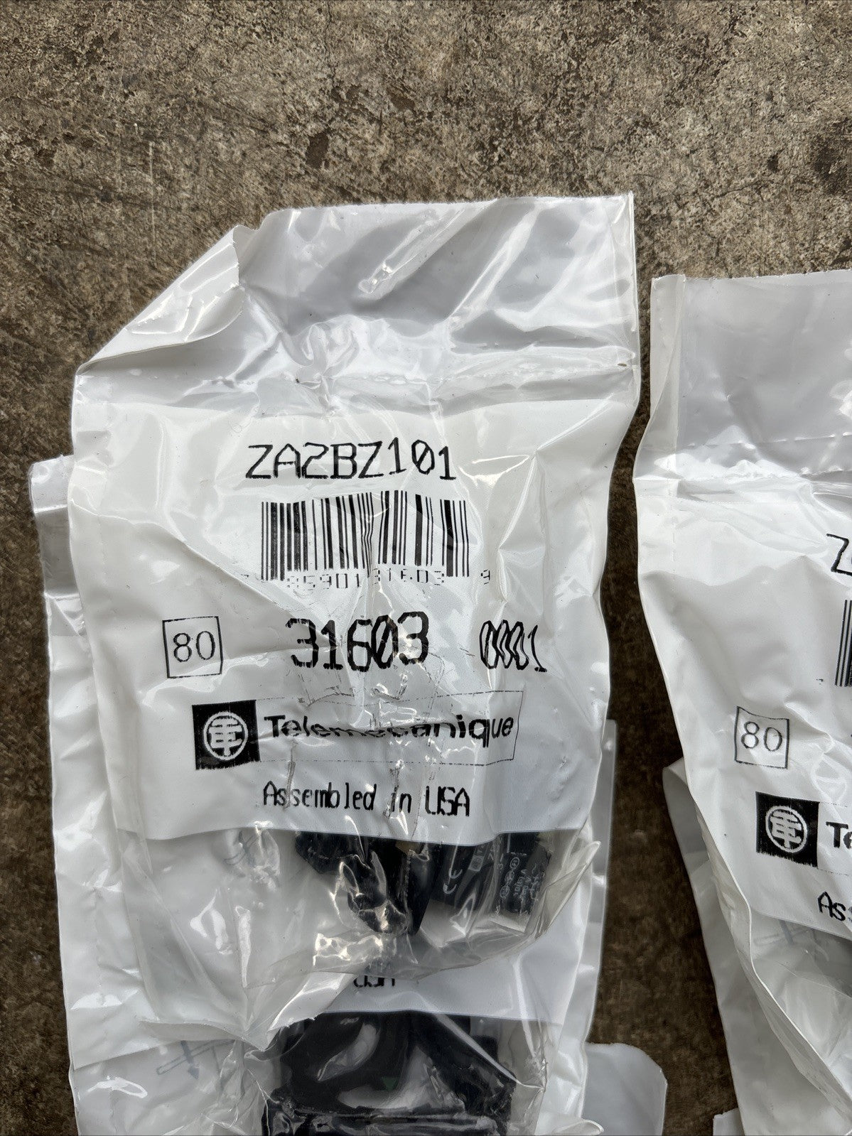 TELEMECANIQUE ZA2BZ101 10 AMP 400V PILOT LIGHT BODY AND CONTACT Lot Of 102