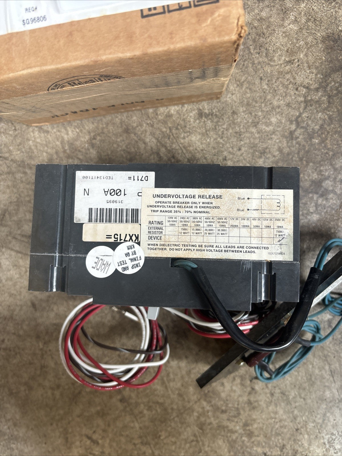 General Electric 100A Molded Case Switch TED134YT100 W/AUX SW & Shunt Trip6