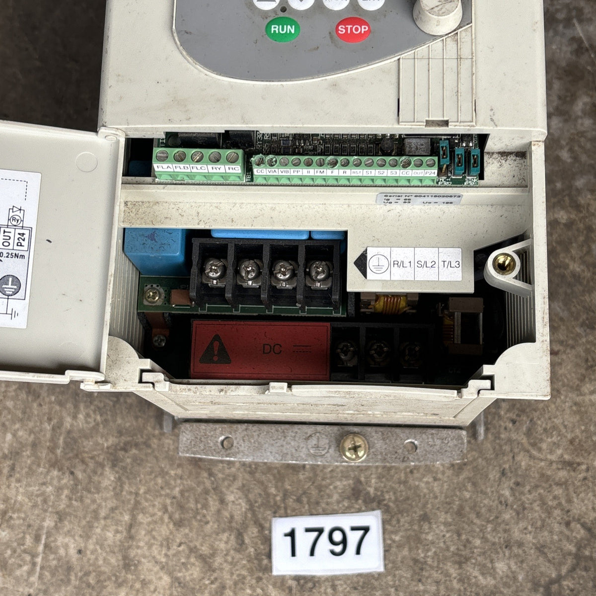 Toshiba VFS9 4015PL WN(1) VFD 0.5/400Hz 2Hp 380/500v 4.1A 3Ph In3