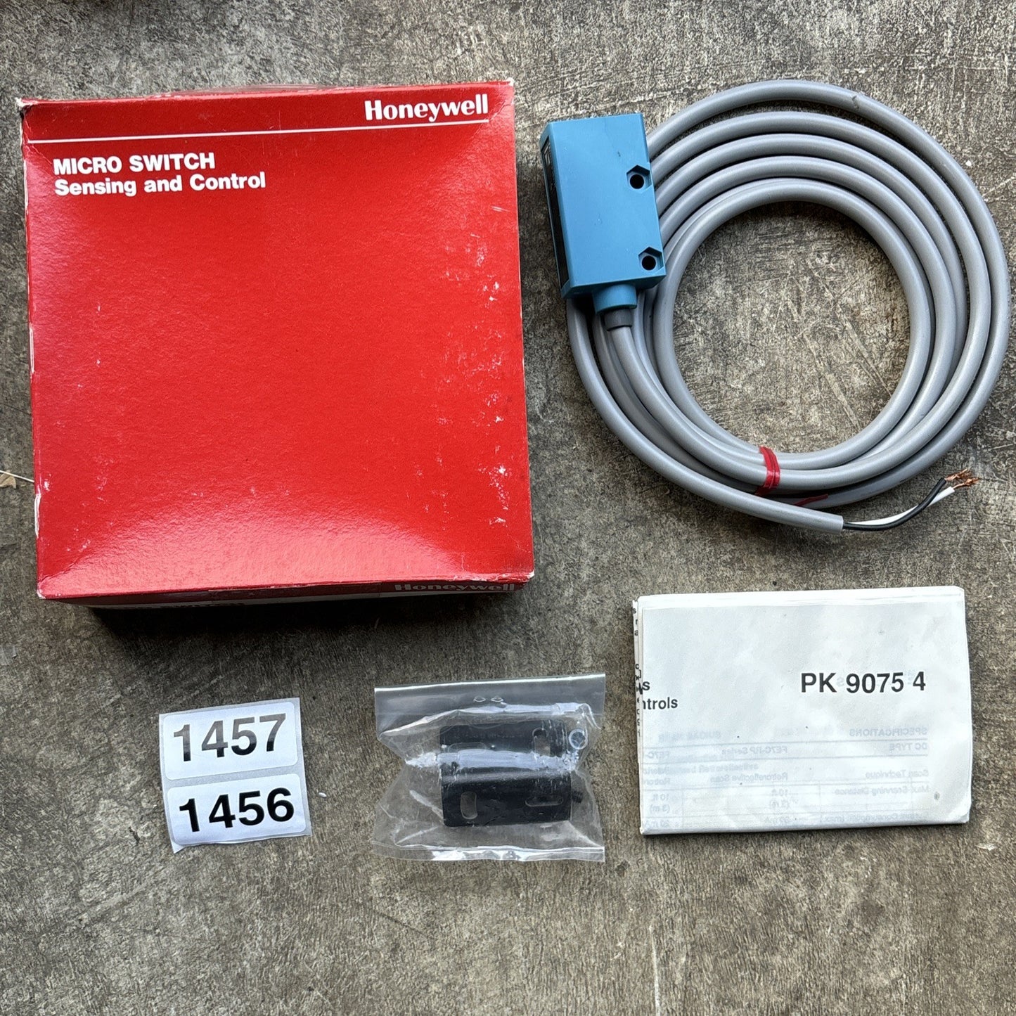 HONEYWELL FE7C RT2 M / FE7CRT2M (NEW IN BOX)0