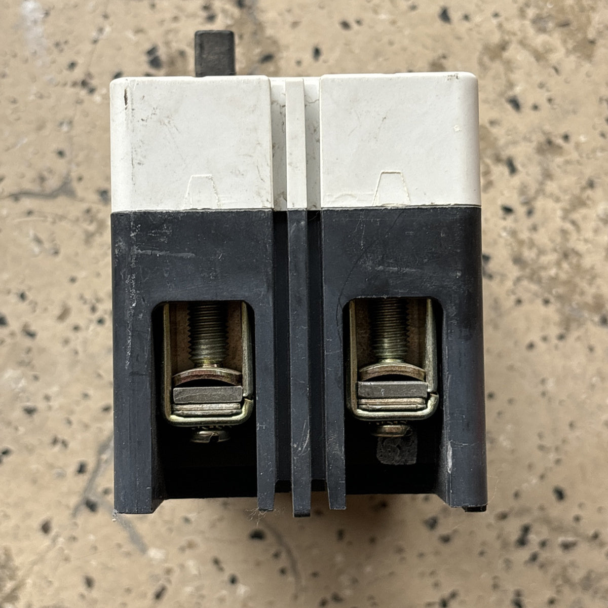 CUTLER HAMMER HFD2020 20 AMP 600 VOLT 2P 65K Circuit Breaker SHIPS SAMER DAY2