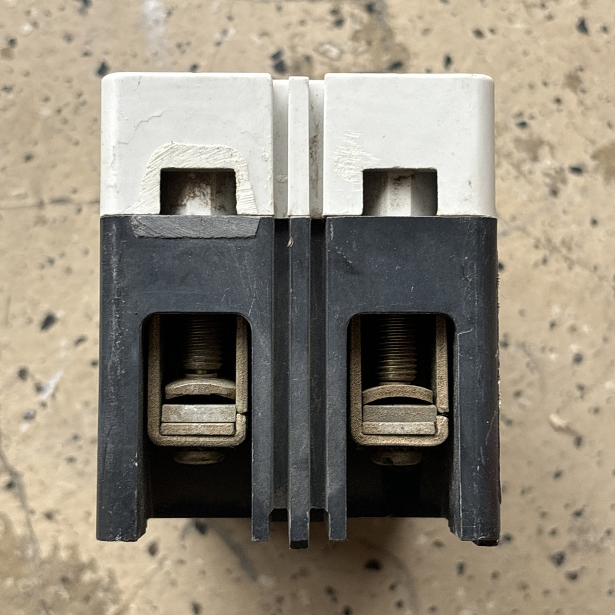 CUTLER HAMMER HFD2020 20 AMP 600 VOLT 2P 65K Circuit Breaker SHIPS SAMER DAY3