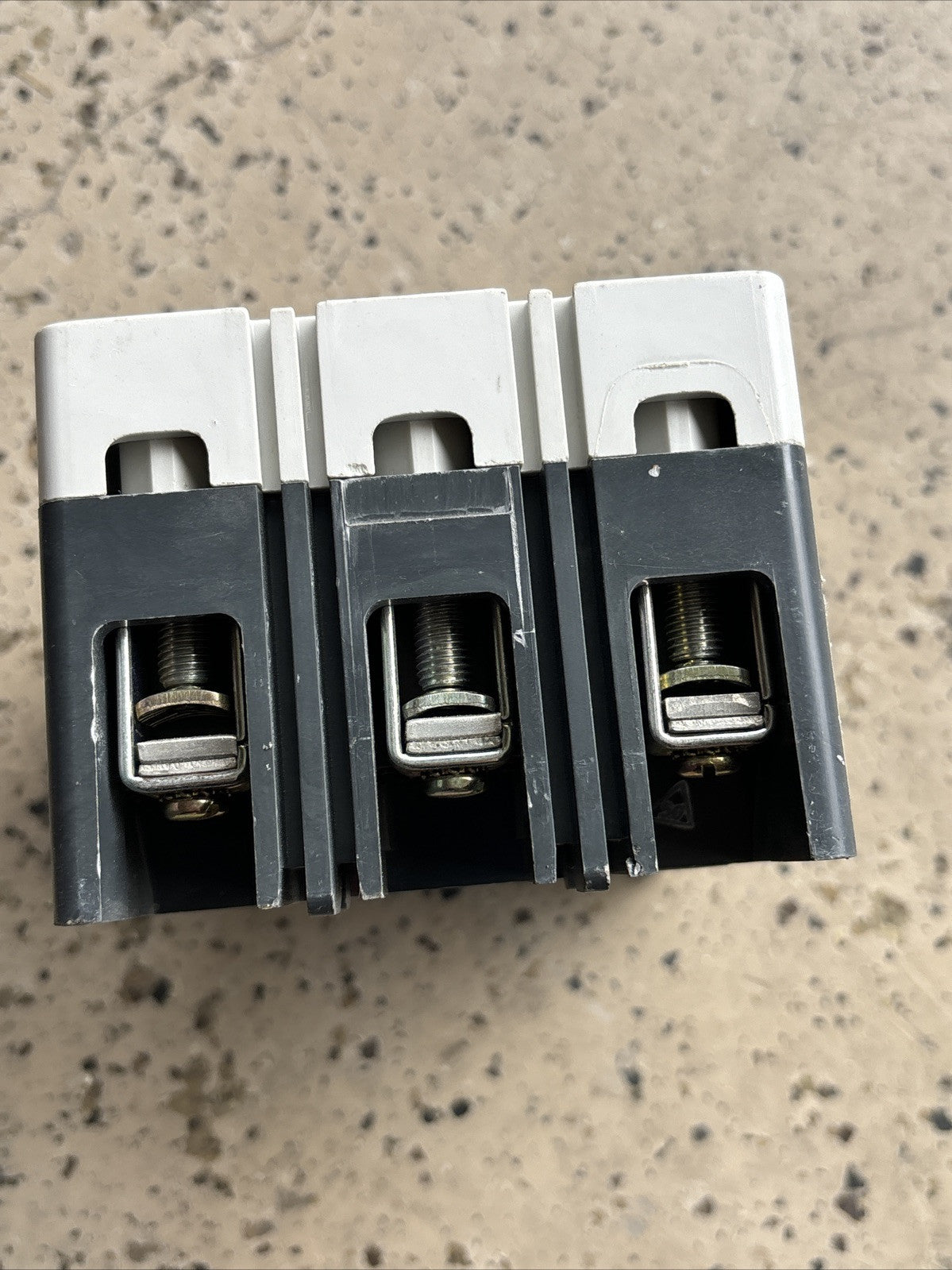 Eaton HMCPS007CDC 7A Series C Circuit Breaker 600V HMCPS 7 Amp2