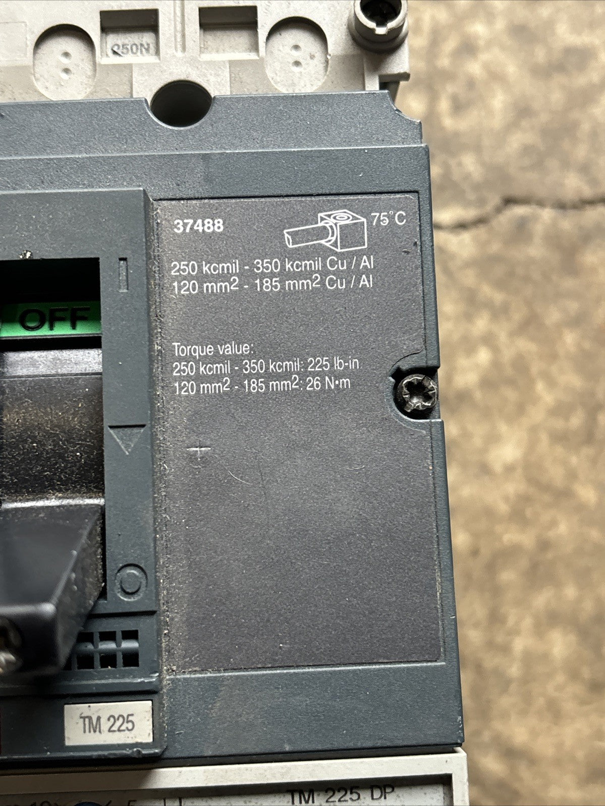 Merlin Gerin NSF250 N Circuit Breaker w/ 29278/29279 Plug In Base 225A Trip2