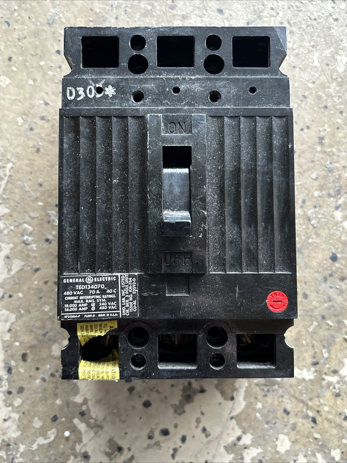 General Electric TED134070 Molded Case Circuit Breaker 70A 3 Phases 480V Tested0