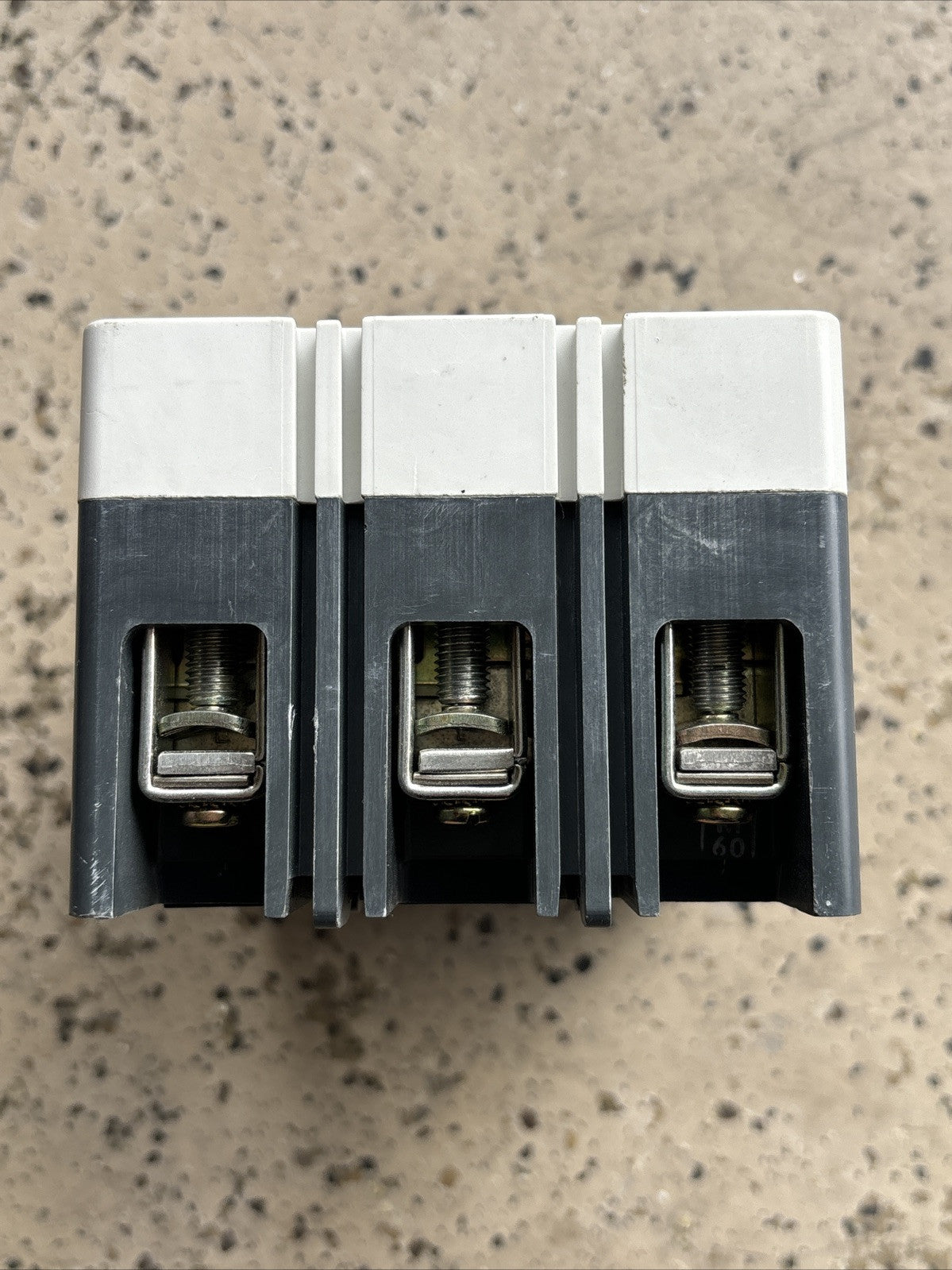 Eaton HMCPS007CDC 7A Series C Circuit Breaker 600V HMCPS 7 Amp1