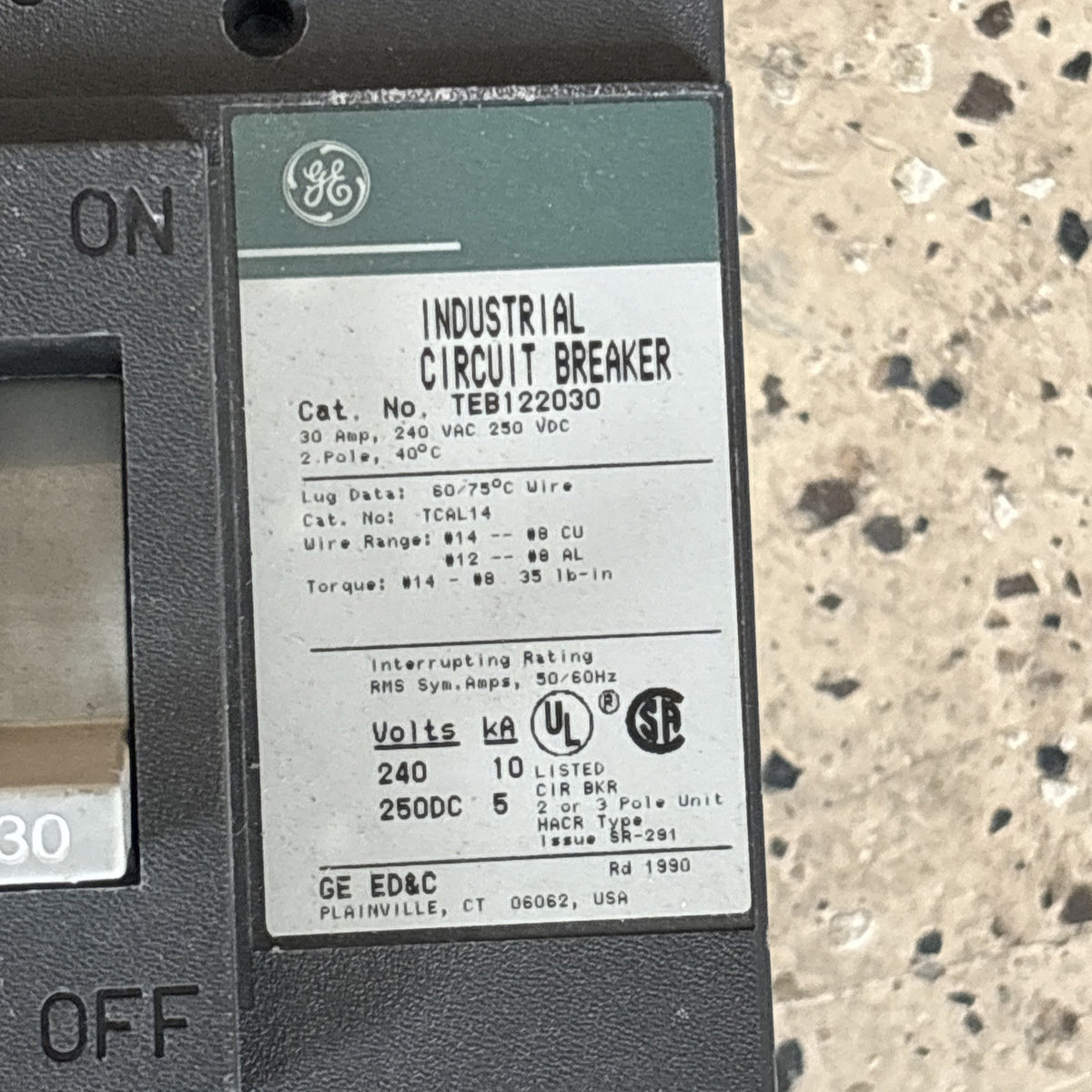 General Electric GE TEB TEB122030 2pole 30amp 240V Circuit Breaker Green Label1