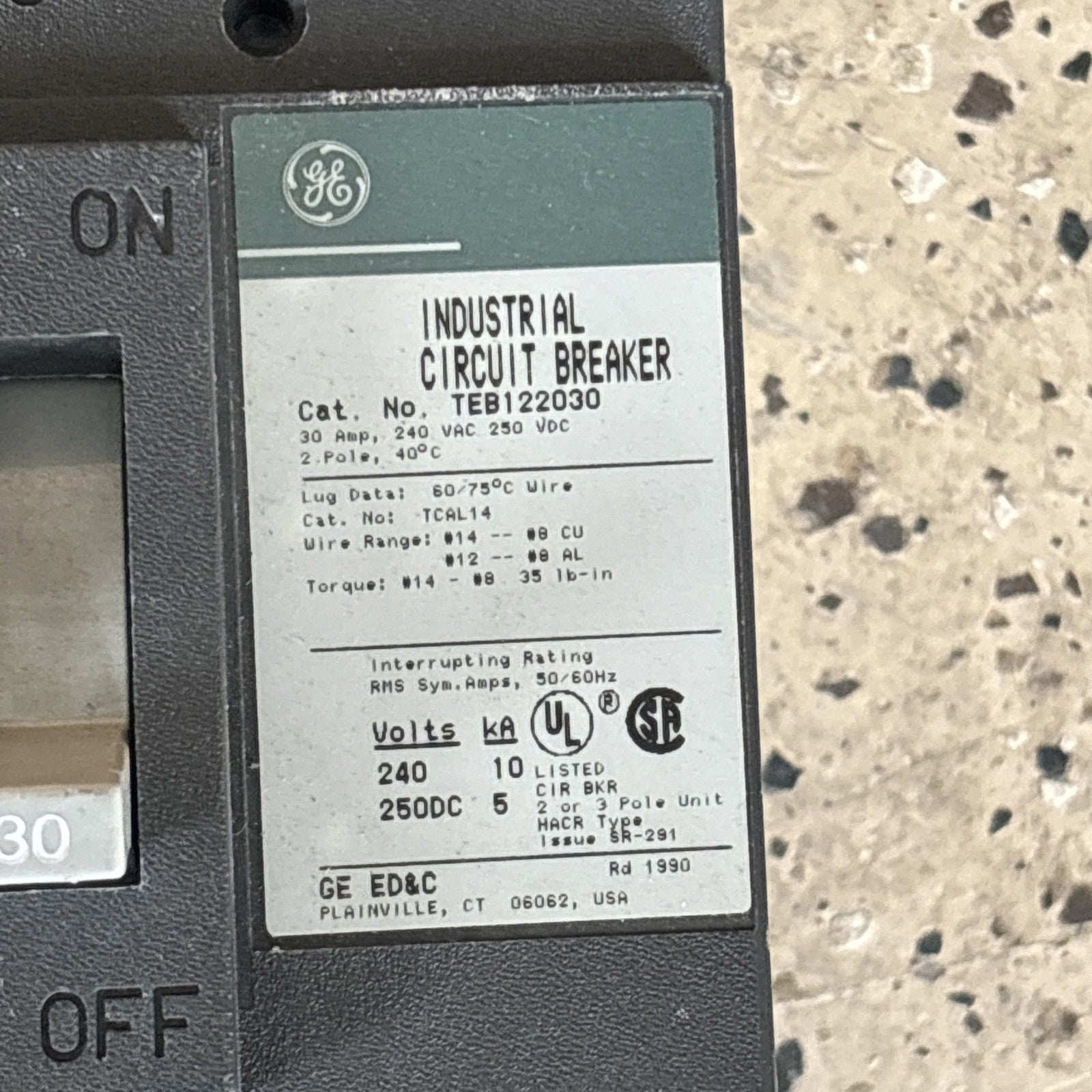 General Electric GE TEB TEB122030 2pole 30amp 240V Circuit Breaker Green Label1