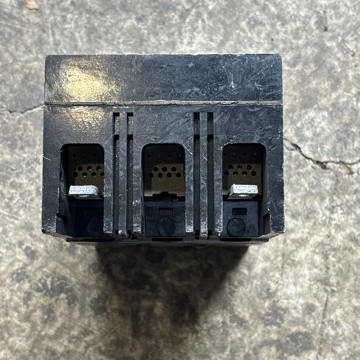 GE THED124020 Circuit Breaker, 20A, 2P, 480VAC Tested Works3