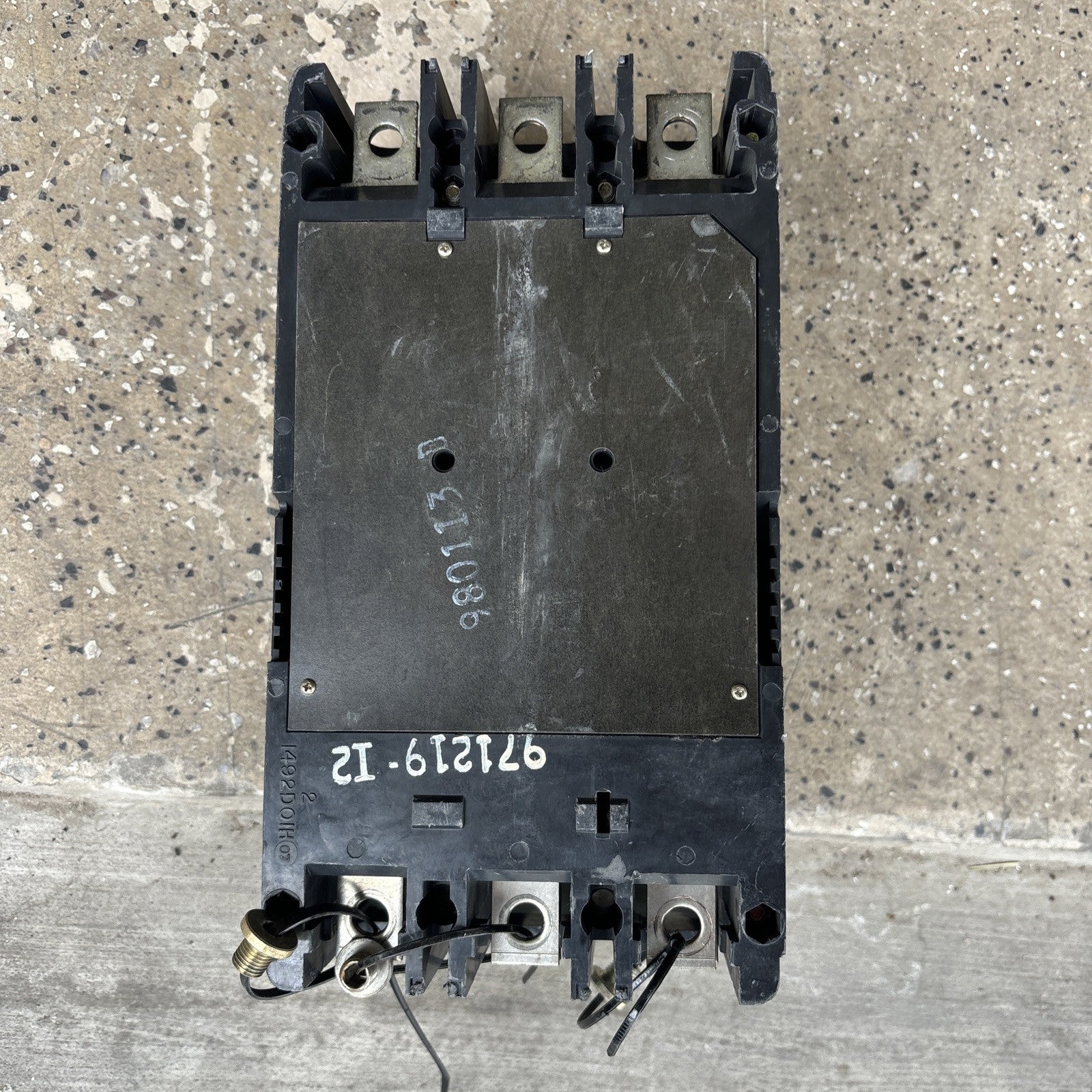 Eaton Cutler Hammer Circuit Breaker KDB3225W 225 Amp 600 VAC 250 VDC 3 Pole2