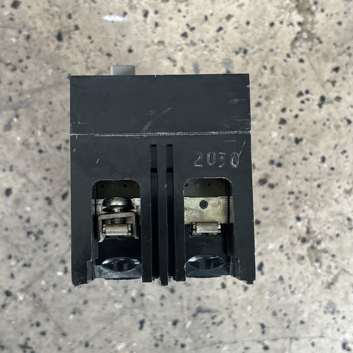 General Electric GE TEB TEB122030 2pole 30amp 240V Circuit Breaker Green Label2