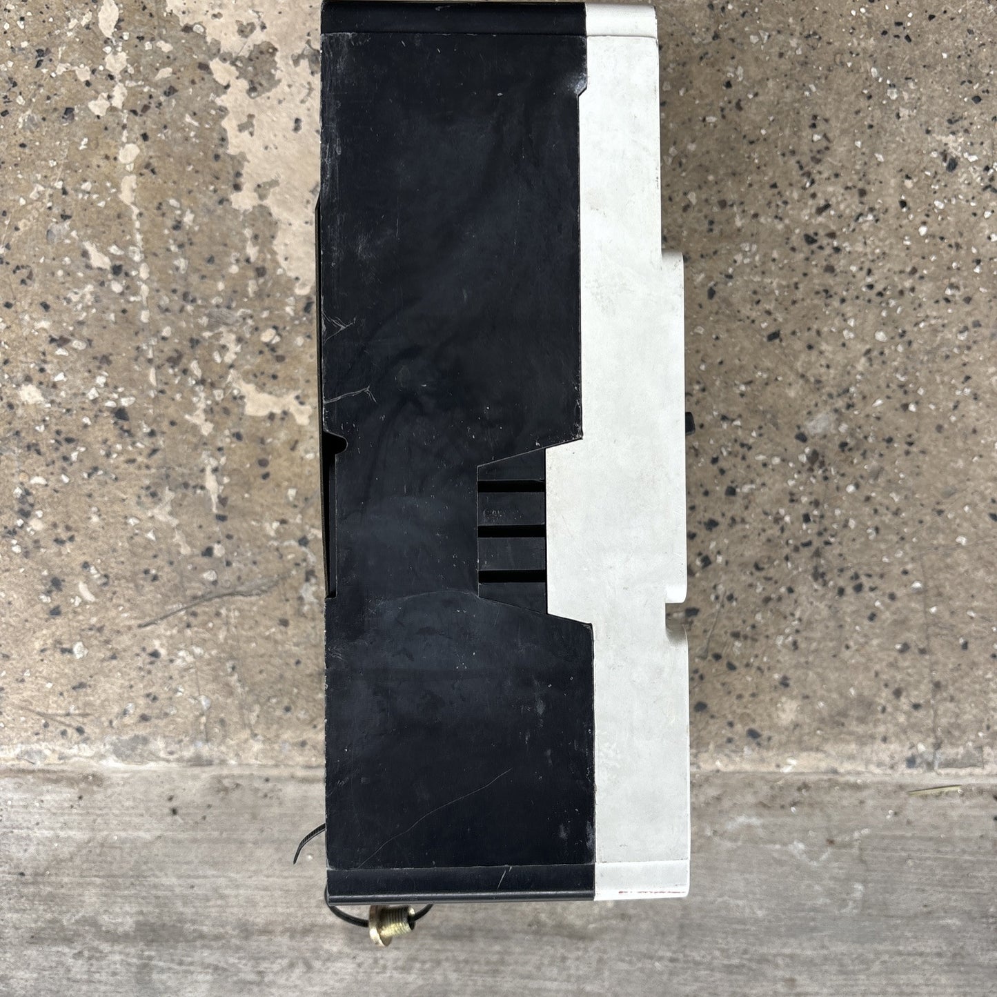 Eaton Cutler Hammer Circuit Breaker KDB3225W 225 Amp 600 VAC 250 VDC 3 Pole1